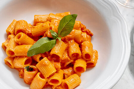 Ригатони с крабом