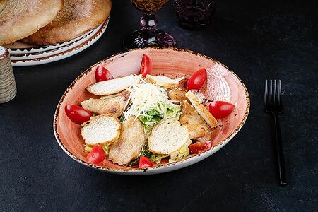 Салат Цезарь с курицей