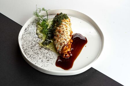 Запеченный батат с моцареллой и песто