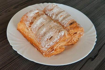 Штрудель с персиком и творогом