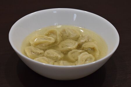 Бульон с пельменями