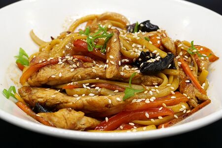 Wok с курицей