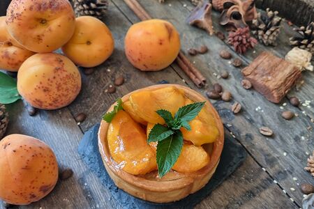 Корзинка с абрикосом