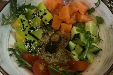 Боул с лососем