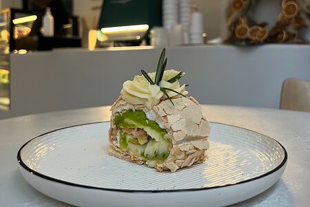 Меренговый рулет Лайм