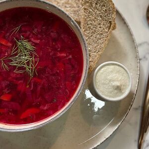 Борщ с кешью-сметанкой