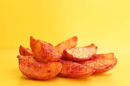 Картофельные дольки в паприке