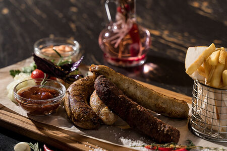 Ассорти гриль из колбасок