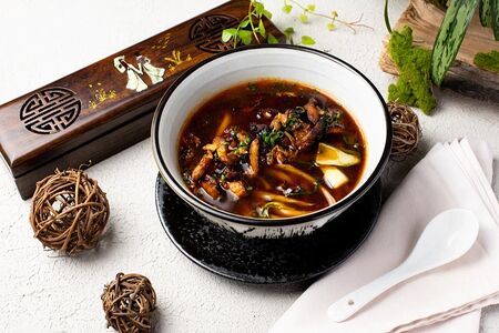 Суп с лапшой удон и курицей