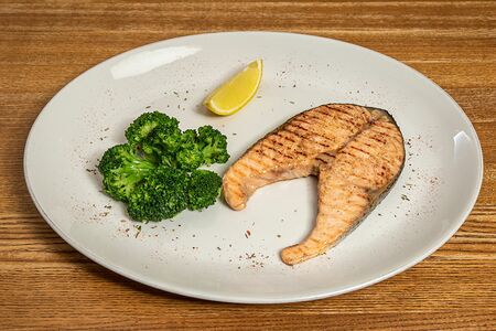 Стейк из лосося