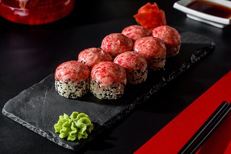 Запечённый ролл с курицей