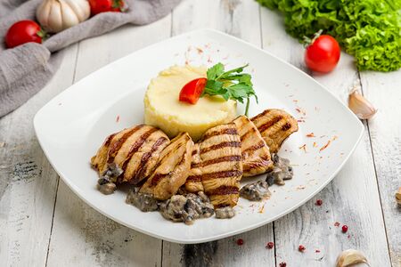 Куриная грудка с пюре