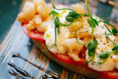 Брускетта с креветками