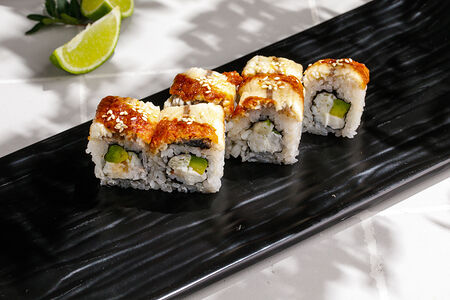 Ролл с угрем и сливочным крабом