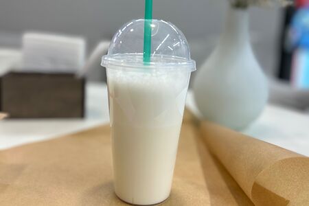 Молочный коктейль клубничный