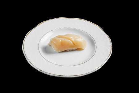 Суши с гребешком