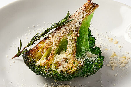 Брокколи с пармезаном