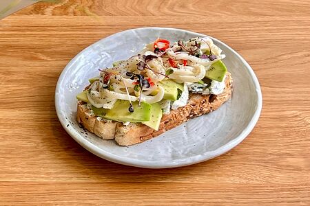 Брускетта с кальмаром