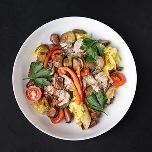 Тёплый салат с сердечками в соусе терияки