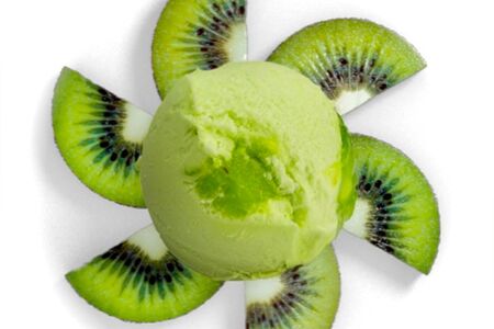 Веганское мороженое из киви на сиропе агавы