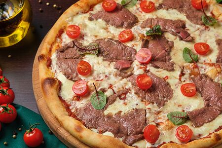 Пицца с телятиной