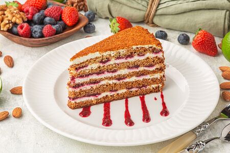 Сметанник с черной смородиной