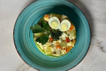 Оливье с бедром индейки на компанию