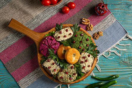 Ассорти Пхали