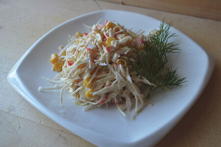 Салат крабовый со свежими огурцами