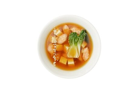Летний суп с креветками и тофу