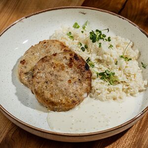 Котлеты из индейки с цветной капустой и соусом Пармезан