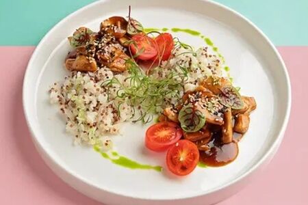 Курица в соусе терияки с рисом и красным киноа