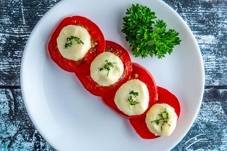 Помидоры с сыром