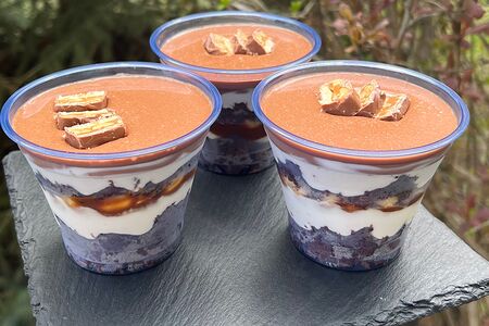 Трайфл сникерс