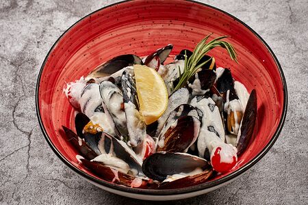 Мидии в сливочном соусе