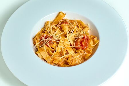 Паста с соусом наполи и песто