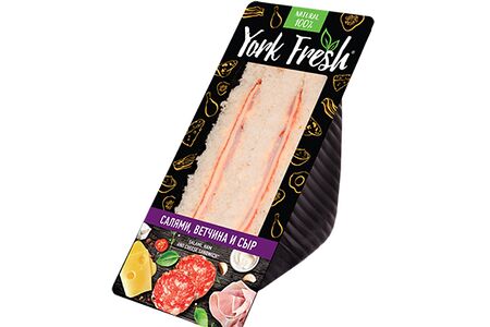 Сэндвич с салями, ветчиной и сыром