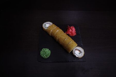 Ролл Салмон Темпура