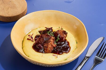 Телячьи щечки в соусе порто