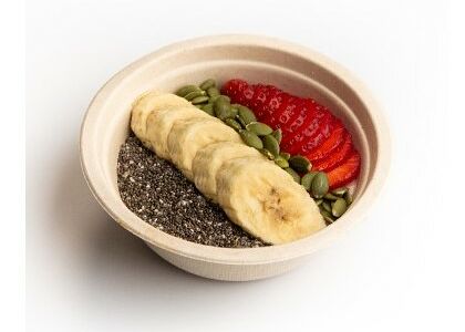 Овсяная каша с бананом и клубникой