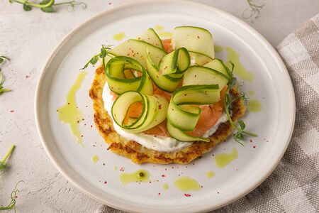 Драник по-ирландски с лососем