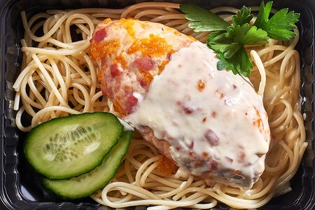 Котлета из куриного филе с ветчиной и сыром