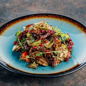 Салат с овощами гриль