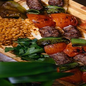 Кебаб с помидорами (Domatesli Kebap)