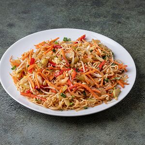 Пшеничная лапша с овощами