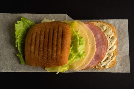 Сэндвич с ветчиной и сыром