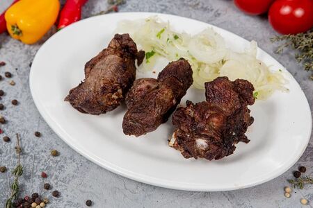 Шашлык из бараньей мякоти на кости