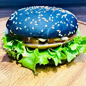 Black chicken burger
