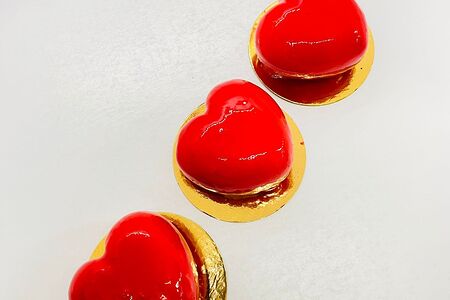 Пирожные Три сердечка