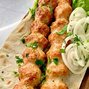Люля-кебаб из курицы в лаваше